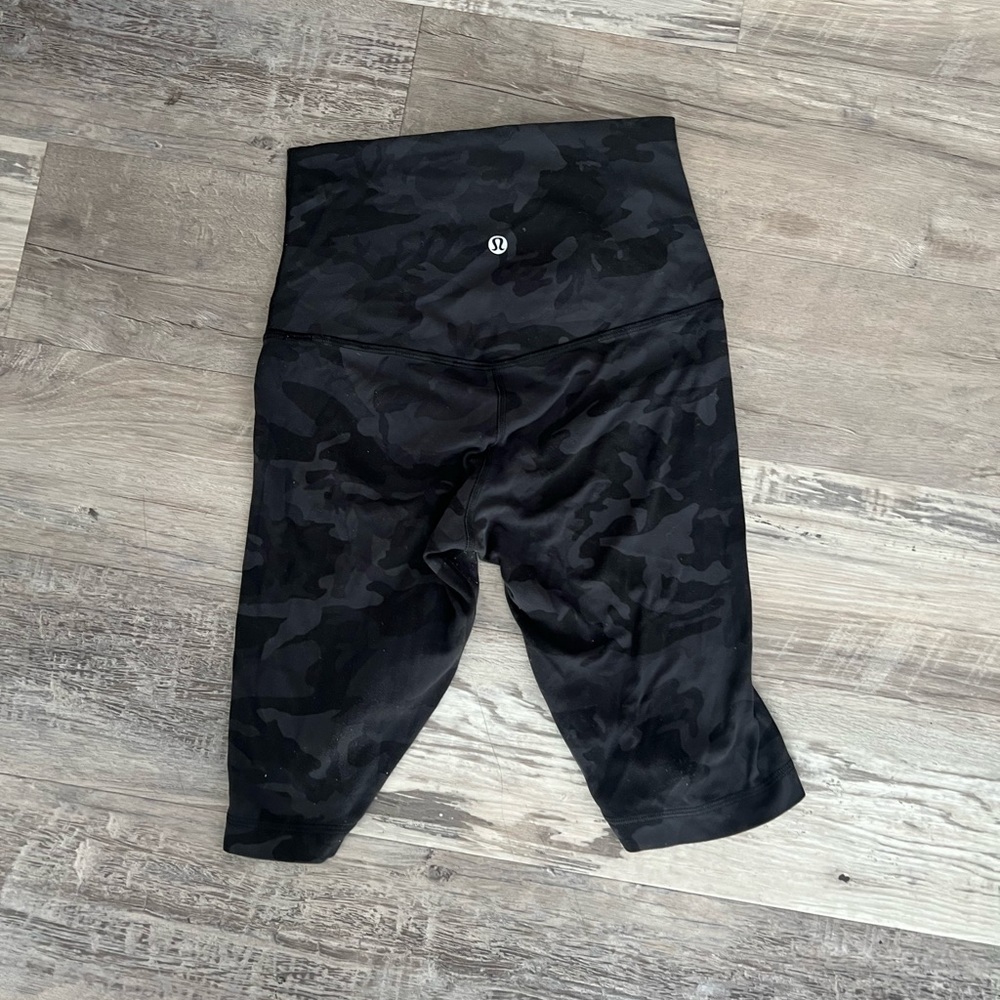 Lululemon mid biker shorts camo style